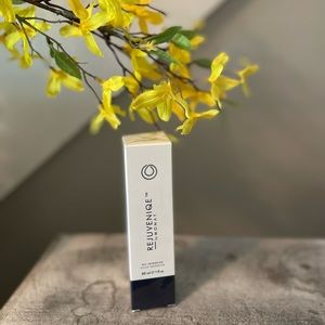 Monat Rejuveniqe oil